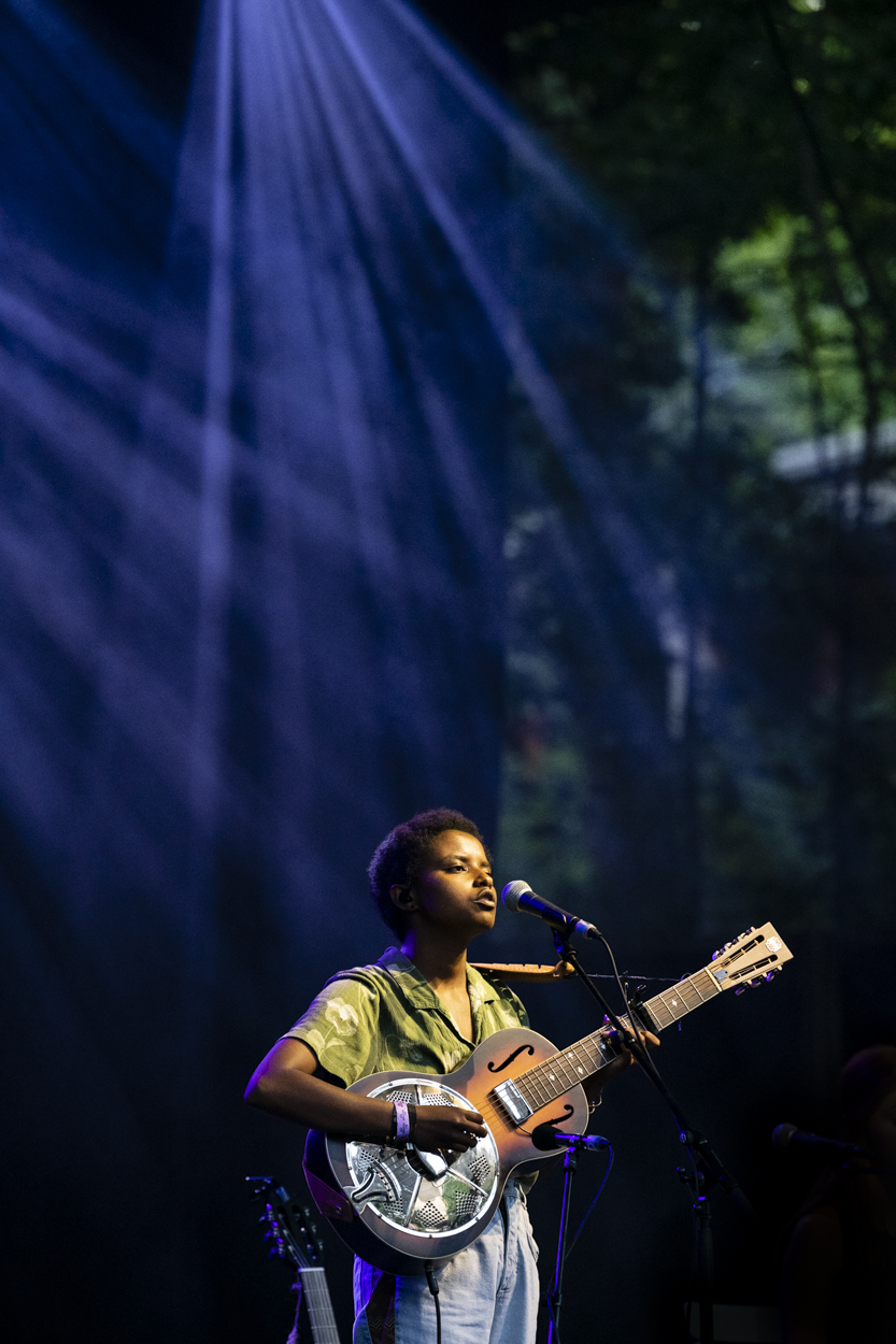 Meskerem Mees @ OLT Rivierenhof, picture 12, photographed by Sandra Van Watermeulen - FrontView Magazine