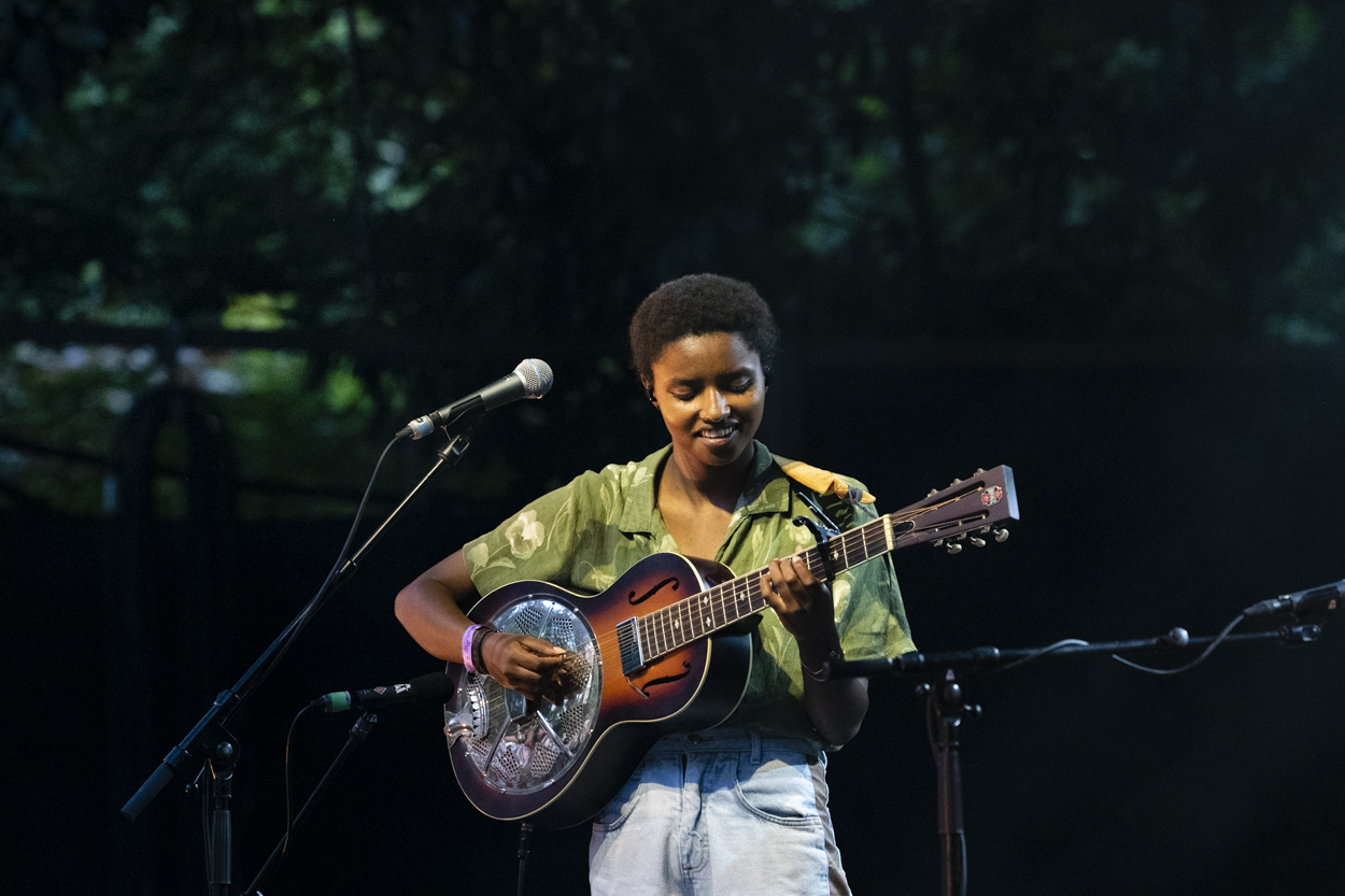 Meskerem Mees @ OLT Rivierenhof, picture 17, photographed by Sandra Van Watermeulen - FrontView Magazine
