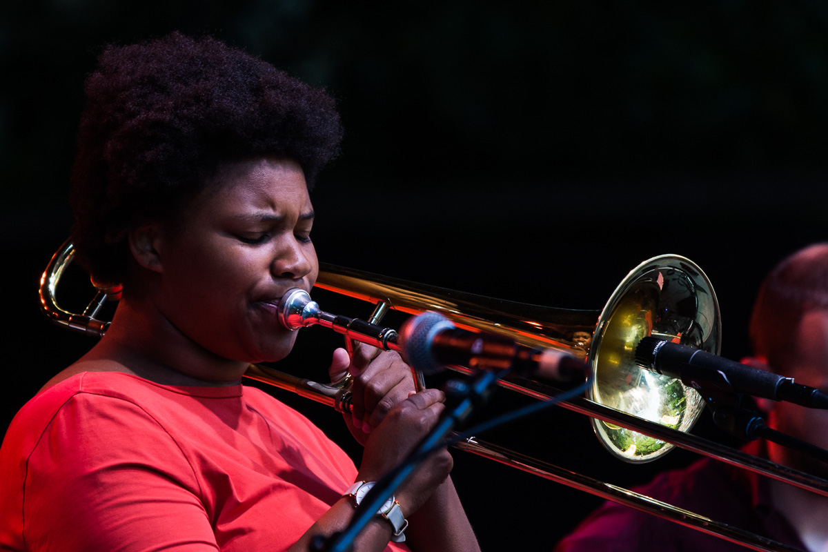 Naima Joris & NABOU @ OLT Rivierenhof, picture 1, photographed by Ann Carpentier - FrontView Magazine