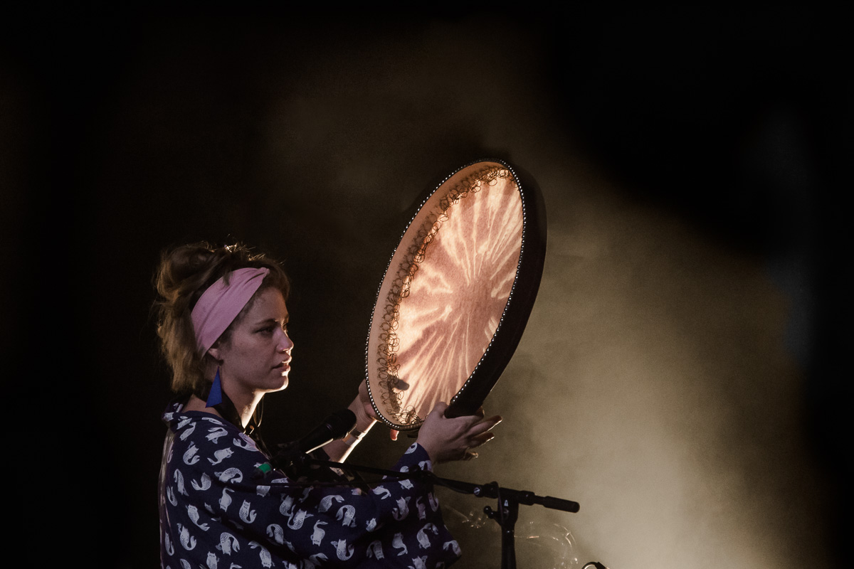 Naima Joris & NABOU @ OLT Rivierenhof, picture 10, photographed by Ann Carpentier - FrontView Magazine