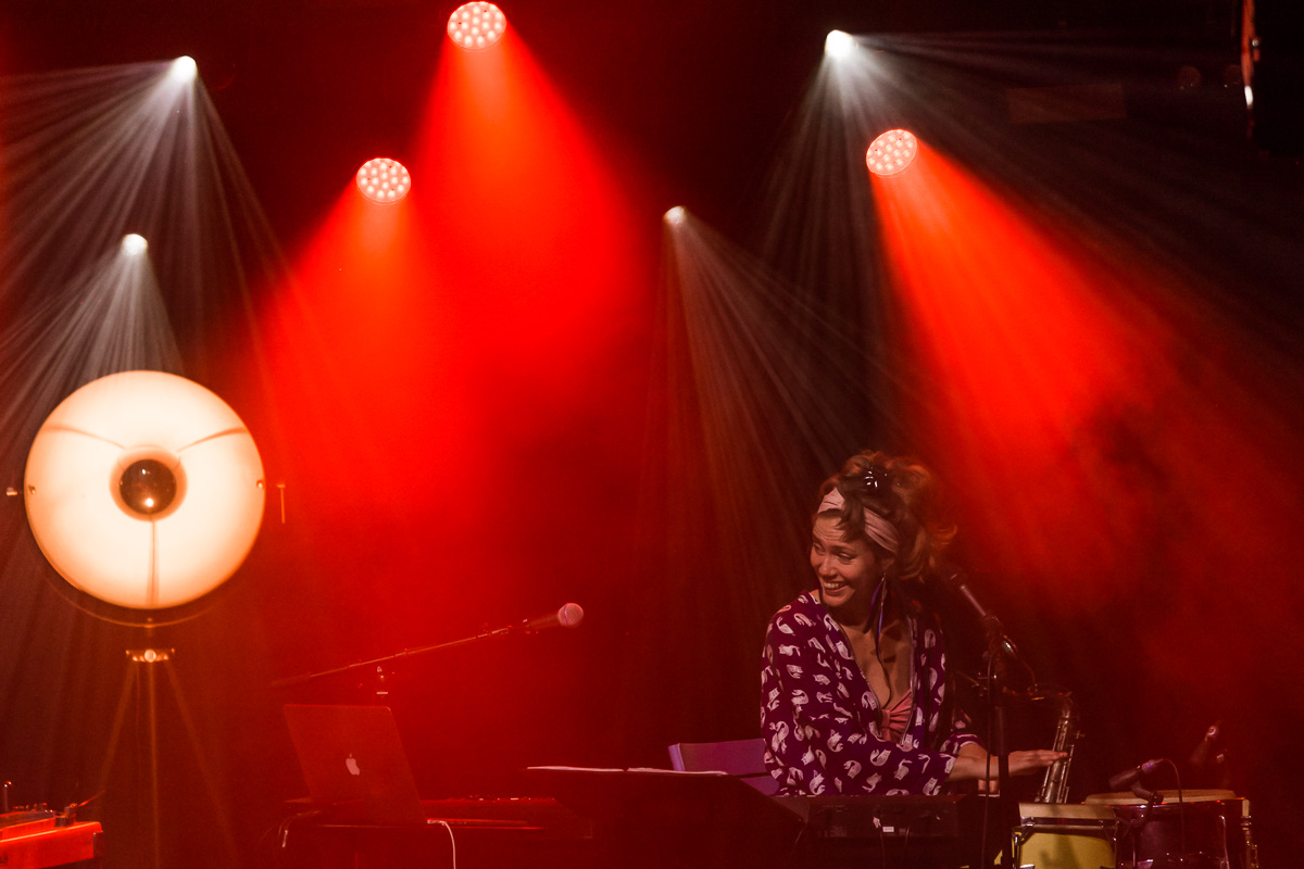 Naima Joris & NABOU @ OLT Rivierenhof, picture 14, photographed by Ann Carpentier - FrontView Magazine
