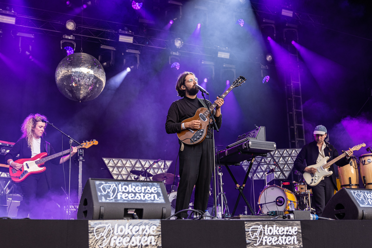 Tin Fingers @ Lokerse Feesten, picture 14, photographed by David Johnson - FrontView Magazine