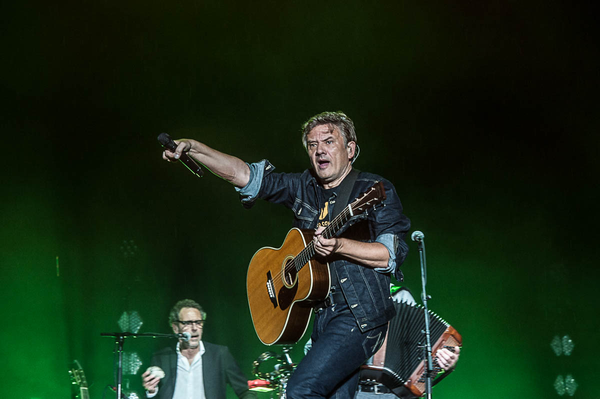Bart Peeters @ Lokerse Feesten, picture 18, photographed by Gert Daemen - FrontView Magazine