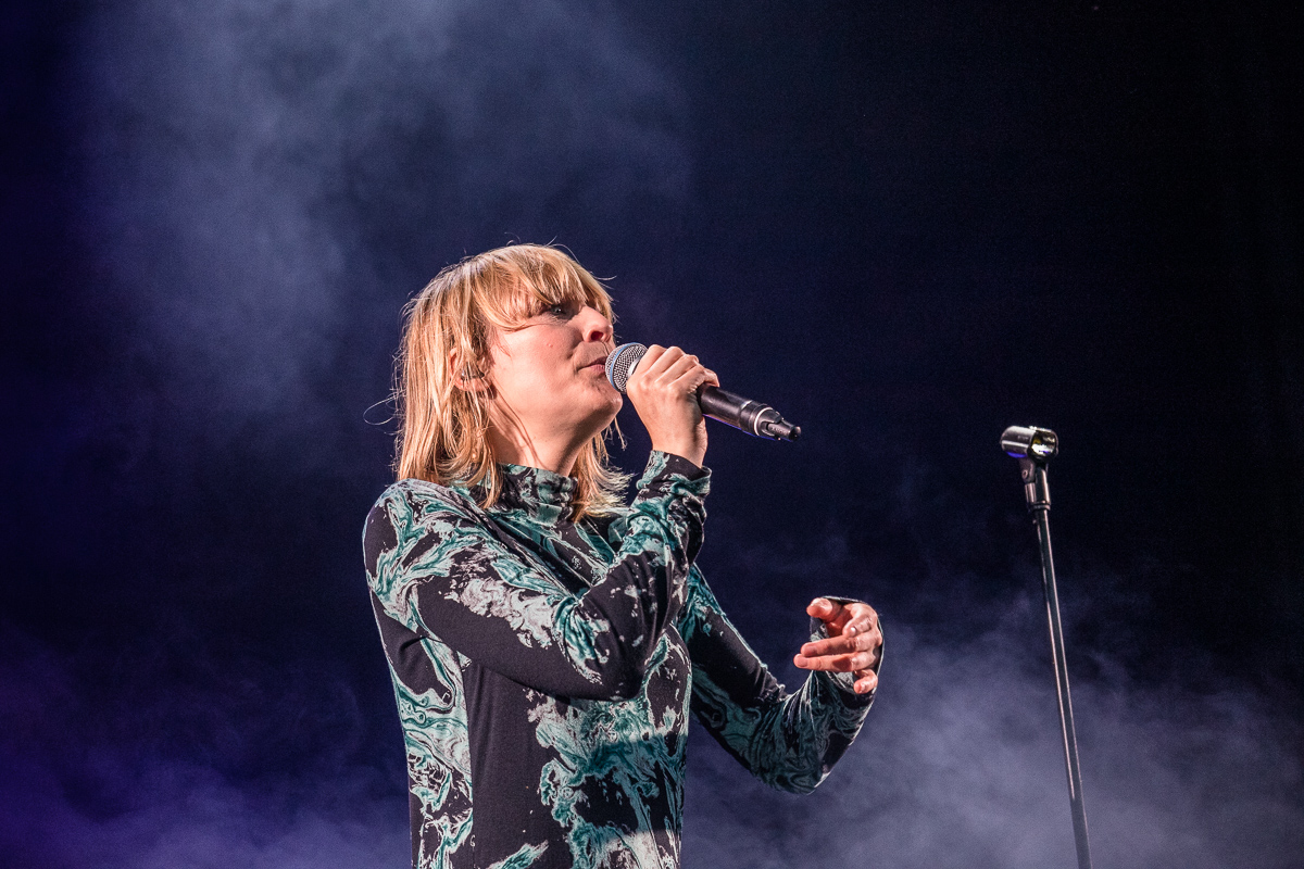 Hooverphonic @ Leuven Air, picture 3, photographed by Jürgen Bruynooghe - FrontView Magazine