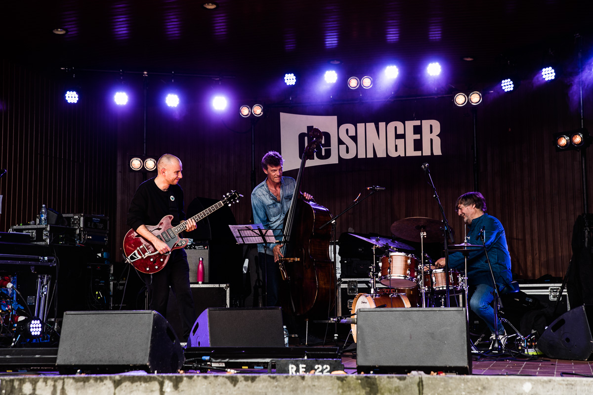 Julien Tassin Trio @ de Singer aan de Kiosk, picture 4, photographed by Ann Carpentier - FrontView Magazine