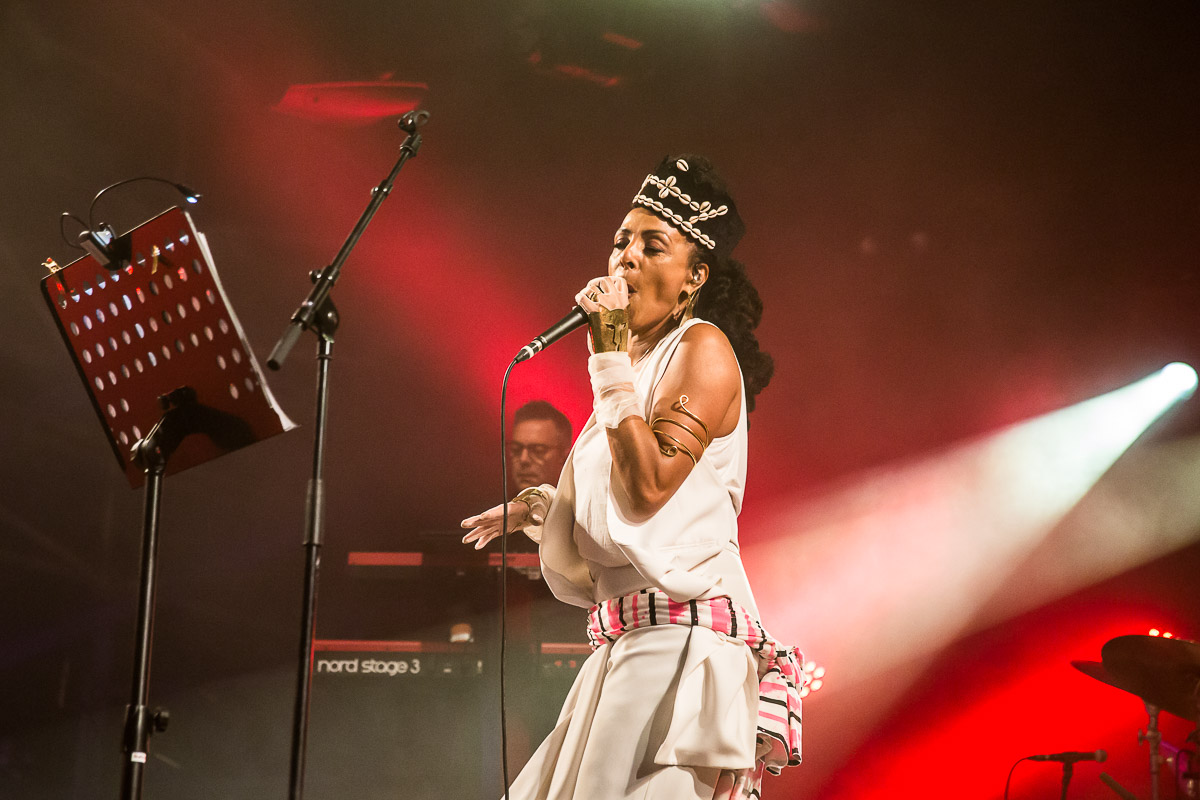 Zap Mama @ Sfinks Mundial XL, picture 15, photographed by Marc Verdonck - FrontView Magazine