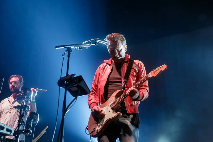 dEUS @ Crammerock, foto 6, foto's door Peter Smet - FrontView Magazine