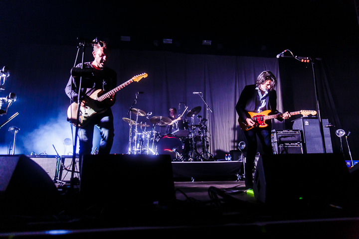 dEUS @ Crammerock, foto 14, foto's door Peter Smet - FrontView Magazine