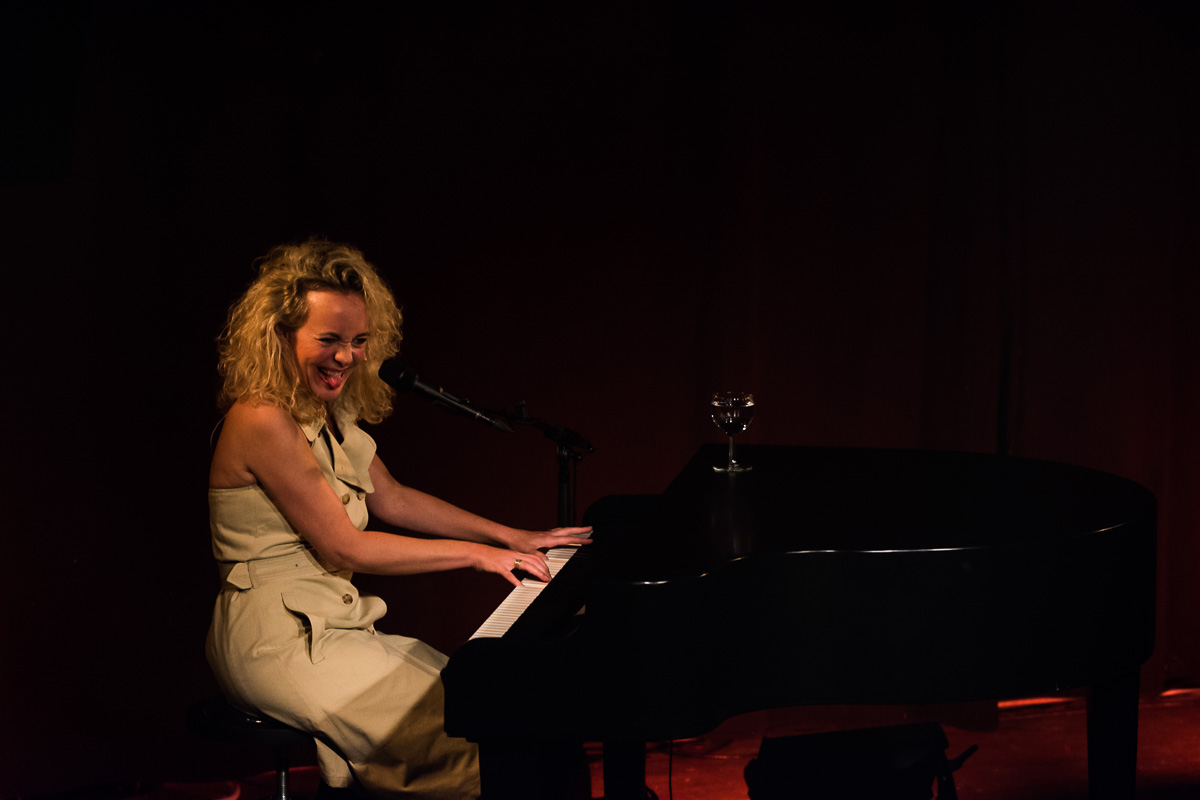 Nele Bauwens @ 't Onkrooid, picture 1, photographed by Ann Carpentier - FrontView Magazine