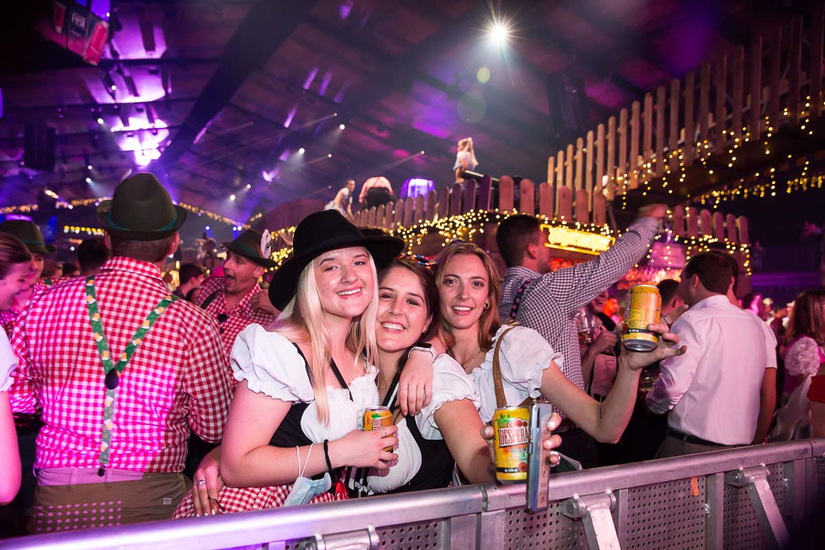 Moose Bar XXL @ Sportpaleis, picture 7, photographed by Marc Verdonck - FrontView Magazine