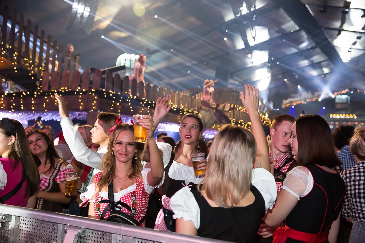 Moose Bar XXL @ Sportpaleis, picture 9, photographed by Marc Verdonck - FrontView Magazine