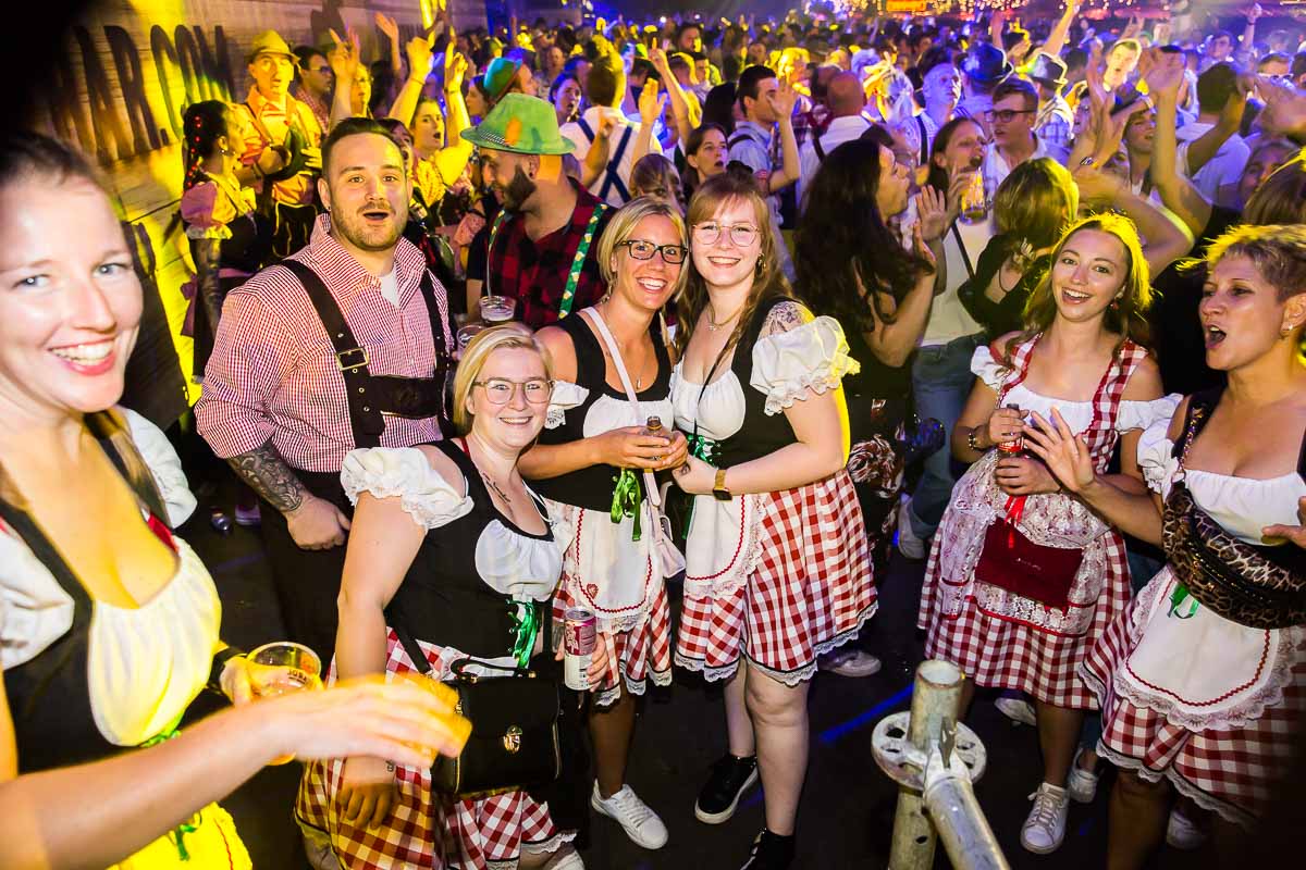 Moose Bar XXL @ Sportpaleis, picture 21, photographed by Marc Verdonck - FrontView Magazine