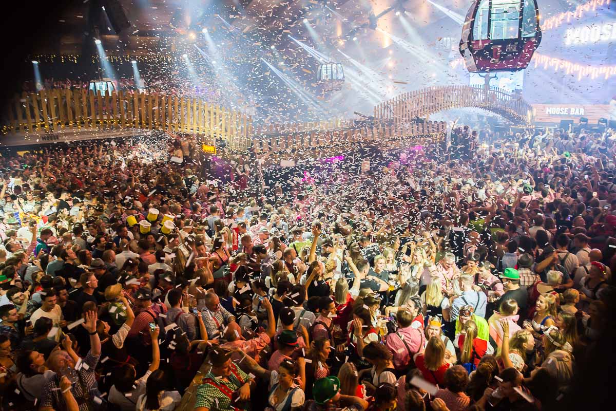 Moose Bar XXL @ Sportpaleis, picture 38, photographed by Marc Verdonck - FrontView Magazine