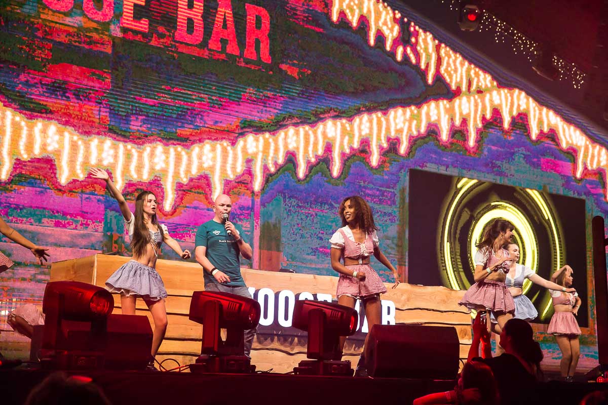 Moose Bar XXL @ Sportpaleis, picture 89, photographed by Marc Verdonck - FrontView Magazine