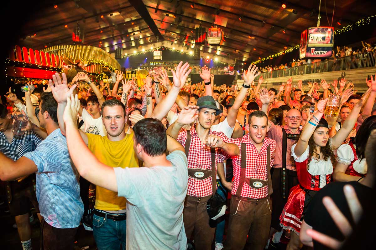 Moose Bar XXL @ Sportpaleis, picture 92, photographed by Marc Verdonck - FrontView Magazine