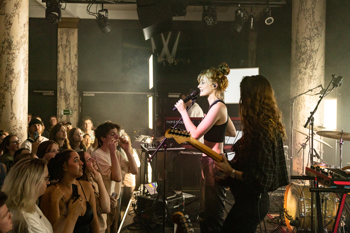 Froukje @ De Roma, picture 15, photographed by David Johnson - FrontView Magazine