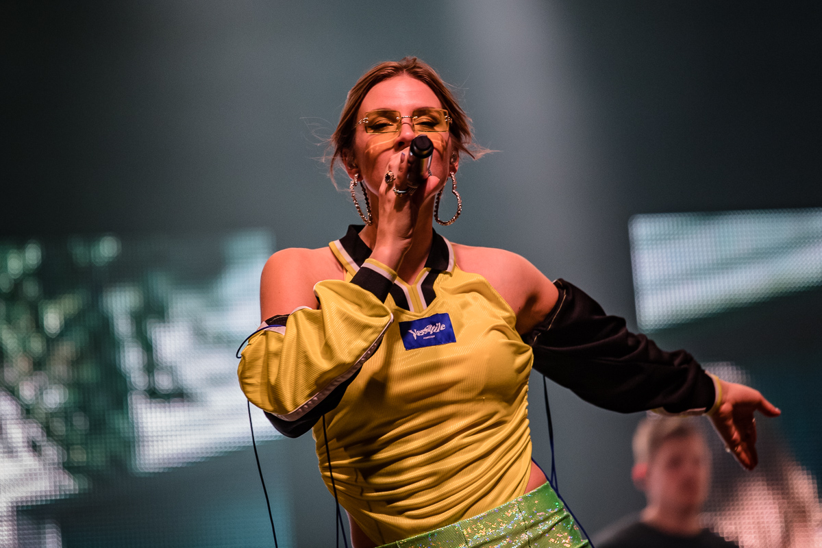 Maan @ 013 Tilburg, picture 23, photographed by Jürgen Bruynooghe - FrontView Magazine