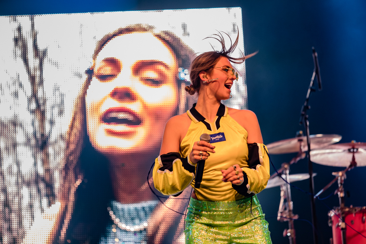 Maan @ 013 Tilburg, picture 26, photographed by Jürgen Bruynooghe - FrontView Magazine