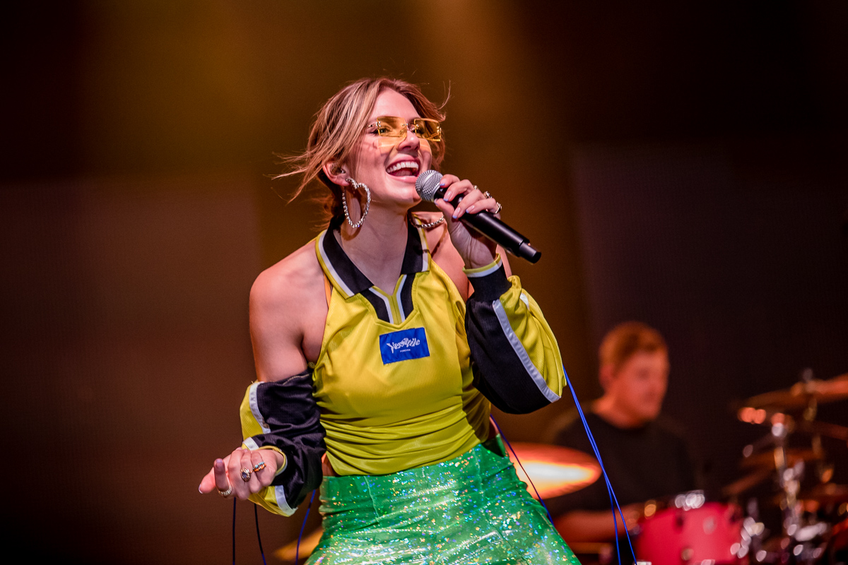 Maan @ 013 Tilburg, picture 28, photographed by Jürgen Bruynooghe - FrontView Magazine