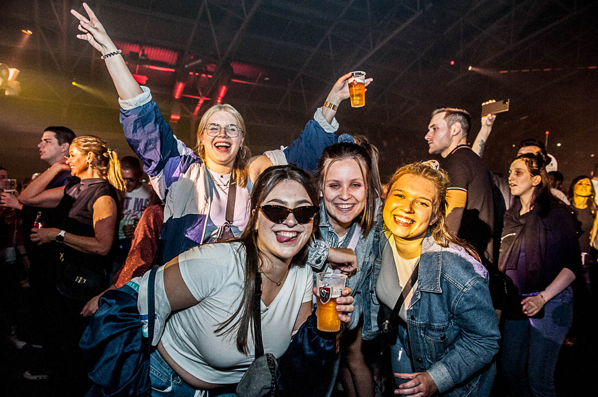 Sfeerbeelden @ i love the 90's, foto 19, foto's door Gert Daemen - FrontView Magazine