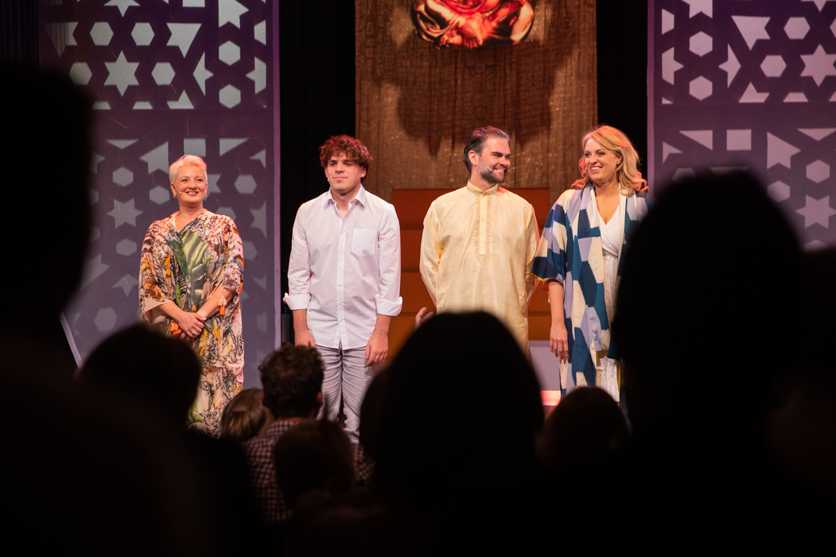 Première Ganesha @ Rode zaal Fakkeltheater, picture 25, photographed by Goele Bormans - FrontView Magazine