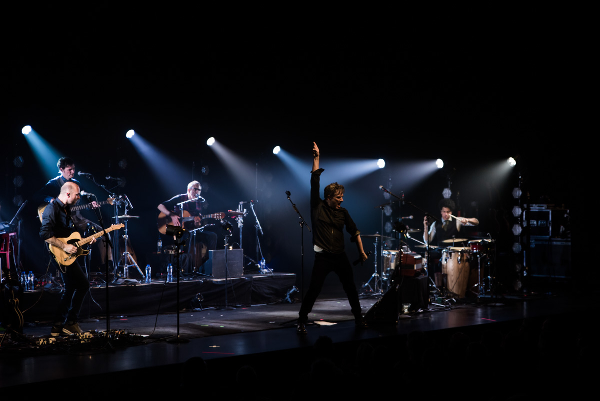 Bart Peeters & De Ideale Mannen @ De Warande, picture 4, photographed by Ann Carpentier - FrontView Magazine
