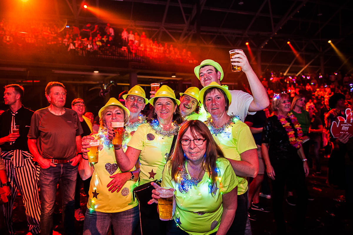 Sfeer en presentatie @ Schlagerfestival, picture 10, photographed by Gert Daemen - FrontView Magazine