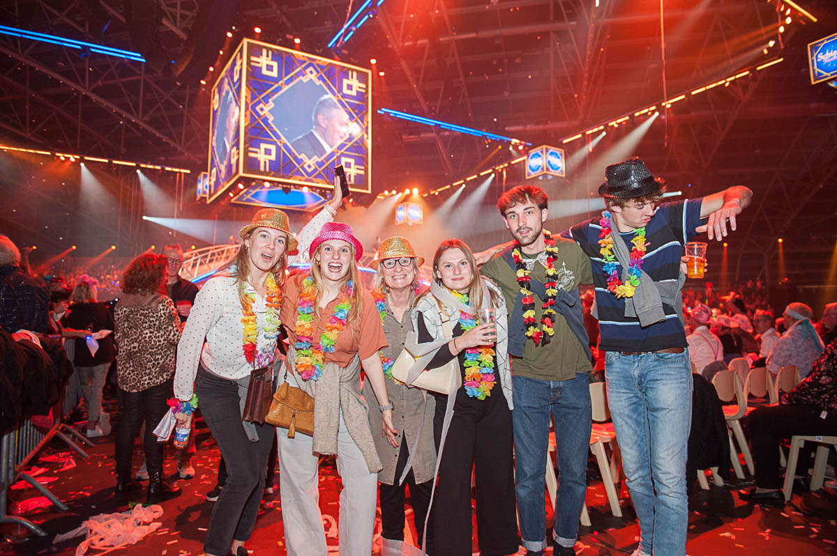 Sfeer en presentatie @ Schlagerfestival, picture 23, photographed by Gert Daemen - FrontView Magazine