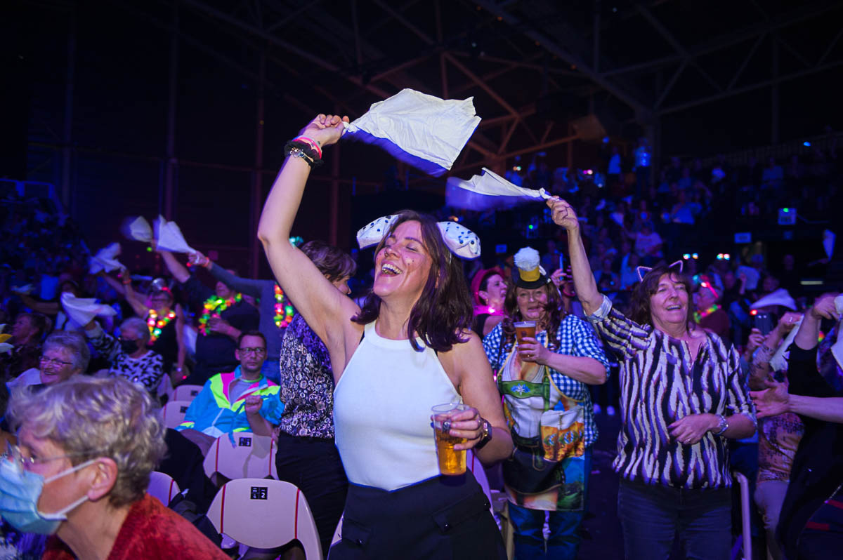 Sfeer en presentatie @ Schlagerfestival, picture 29, photographed by Gert Daemen - FrontView Magazine