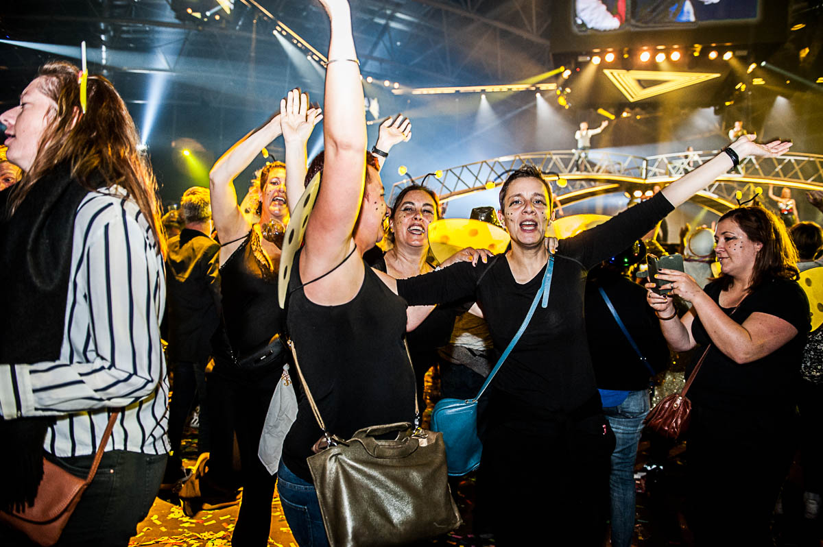 Sfeer en presentatie @ Schlagerfestival, picture 39, photographed by Gert Daemen - FrontView Magazine