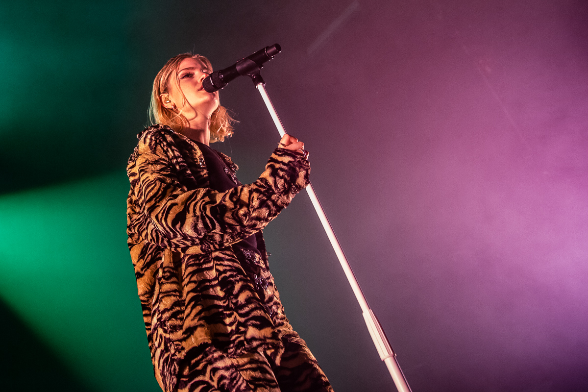 Emma Bale @ Het Depot, picture 2, photographed by Jürgen Bruynooghe - FrontView Magazine