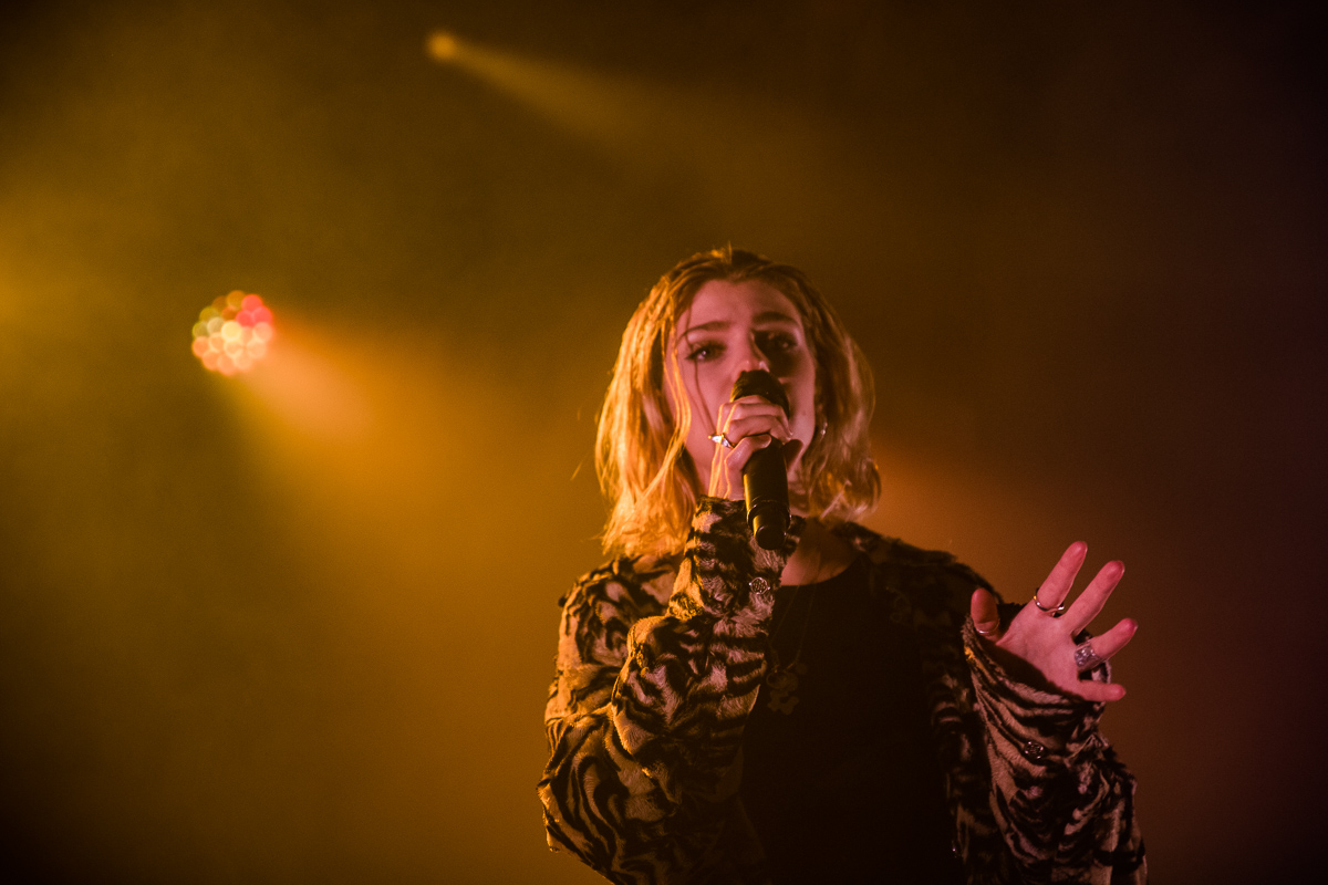 Emma Bale @ Het Depot, picture 7, photographed by Jürgen Bruynooghe - FrontView Magazine