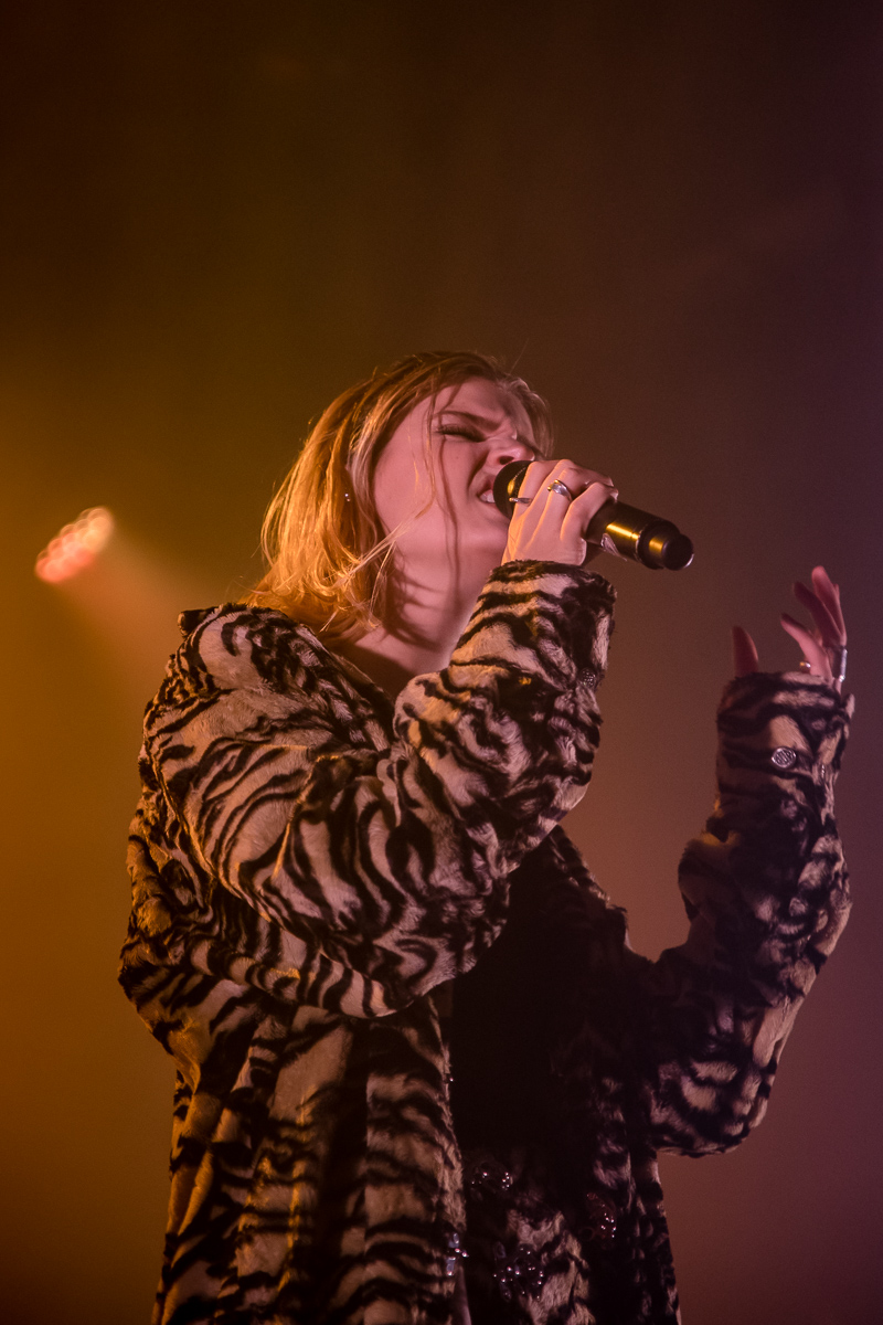 Emma Bale @ Het Depot, picture 8, photographed by Jürgen Bruynooghe - FrontView Magazine