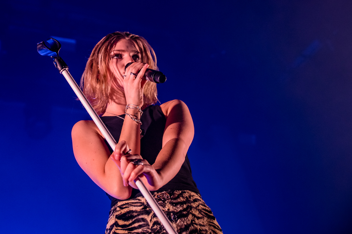 Emma Bale @ Het Depot, picture 13, photographed by Jürgen Bruynooghe - FrontView Magazine