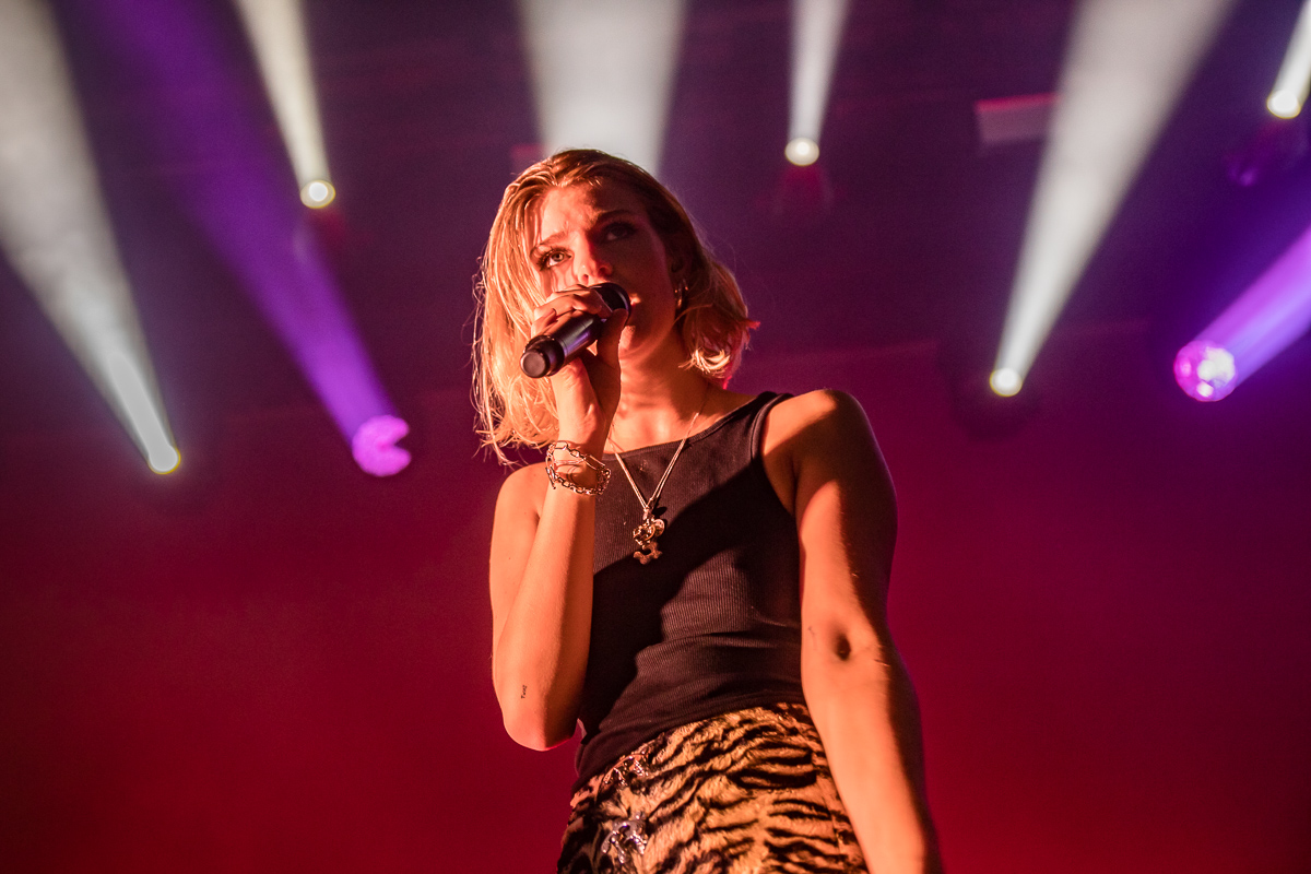 Emma Bale @ Het Depot, picture 14, photographed by Jürgen Bruynooghe - FrontView Magazine