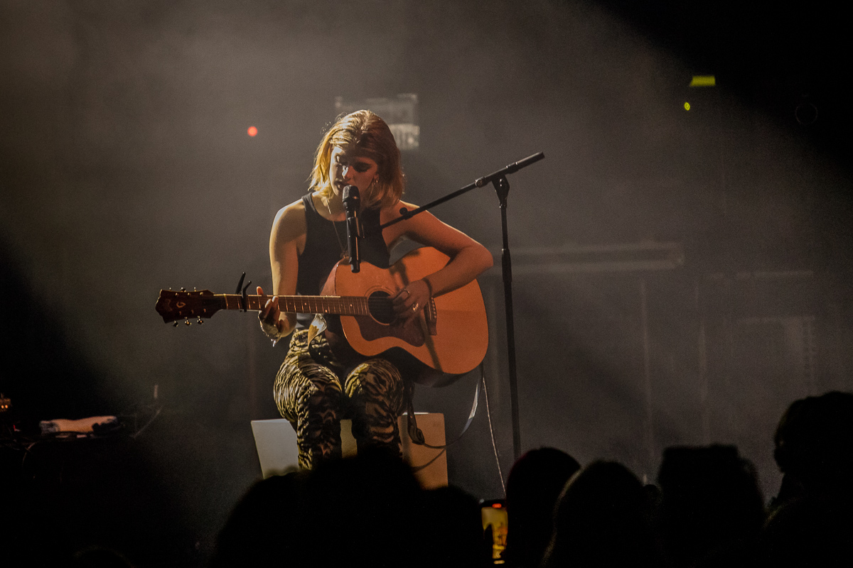 Emma Bale @ Het Depot, picture 18, photographed by Jürgen Bruynooghe - FrontView Magazine