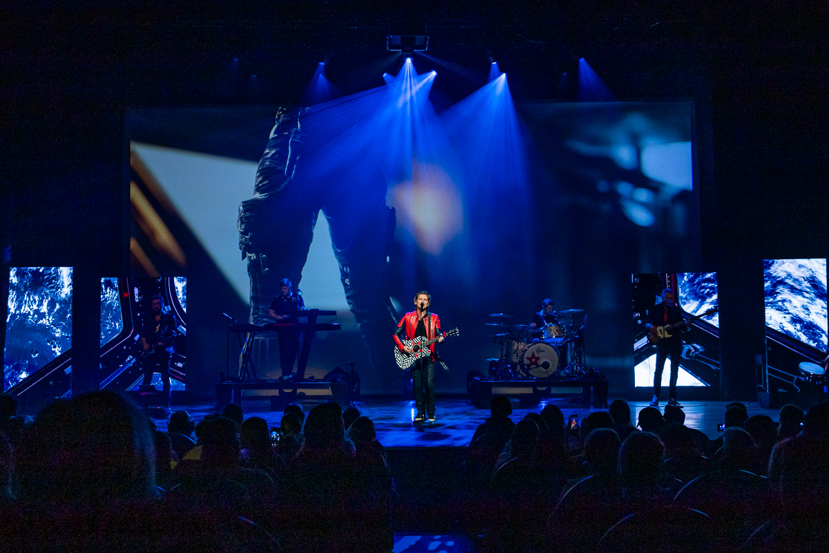 Gene Thomas @ Stadsschouwburg Antwerpen, foto 4, foto's door Dimitri Vanlommel - FrontView Magazine