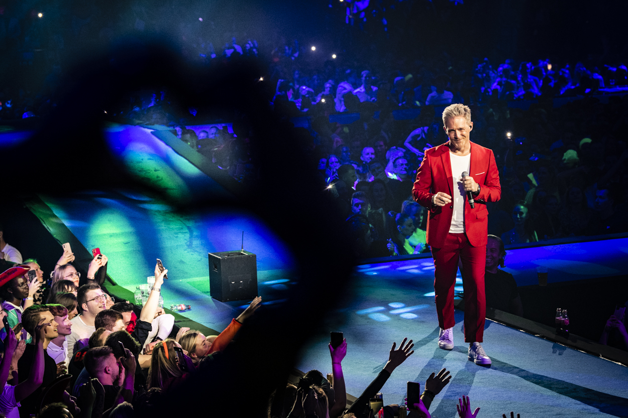 MNM Back To The 90s & Nillies - Christophe @ Sportpaleis, foto 1, foto's door Sandra Van Watermeulen - FrontView Magazine