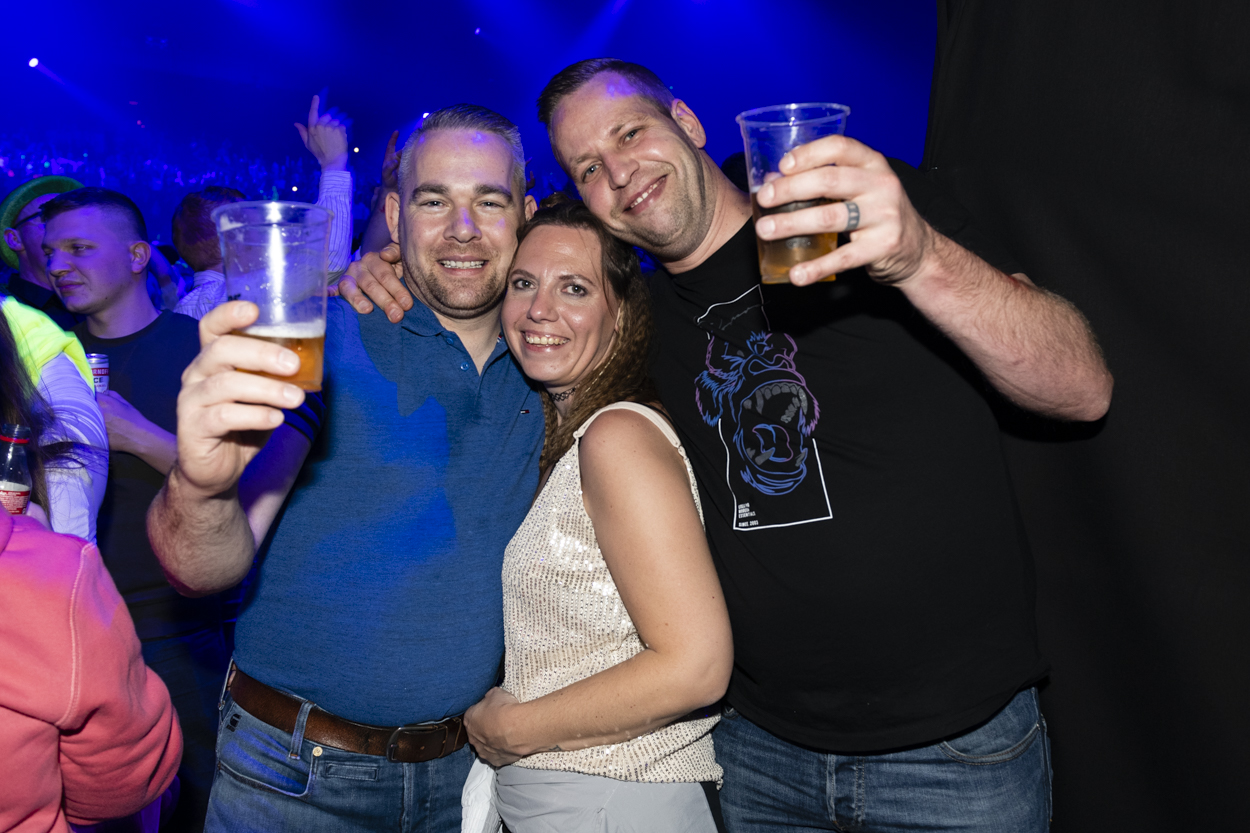 MNM Back To The 90s & Nillies - Sfeer @ Sportpaleis, picture 13, photographed by Sandra Van Watermeulen - FrontView Magazine