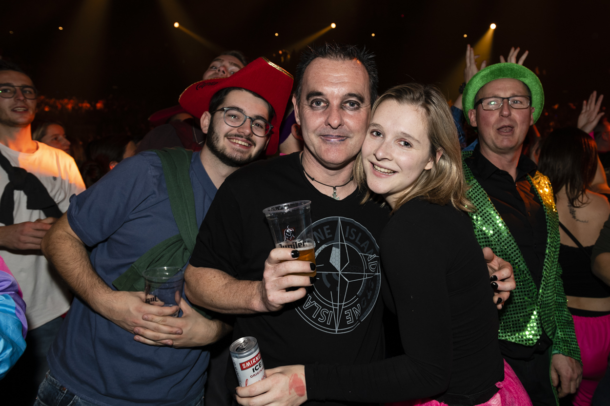 MNM Back To The 90s & Nillies - Sfeer @ Sportpaleis, picture 17, photographed by Sandra Van Watermeulen - FrontView Magazine