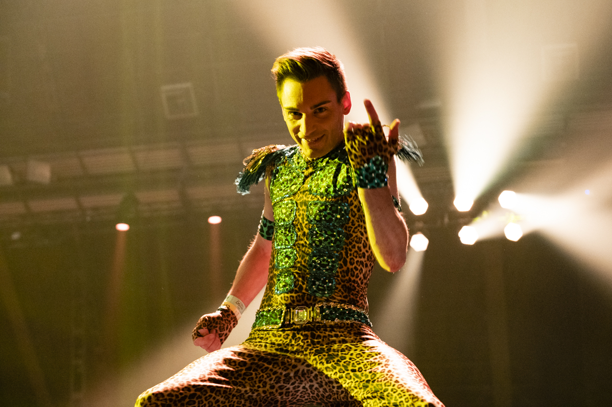 MNM Back To The 90s & Nillies - Sfeer @ Sportpaleis, picture 18, photographed by Sandra Van Watermeulen - FrontView Magazine