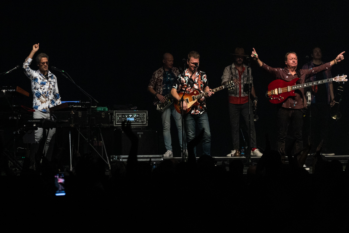 Level 42 @ 013, picture 36, photographed by David Johnson - FrontView Magazine