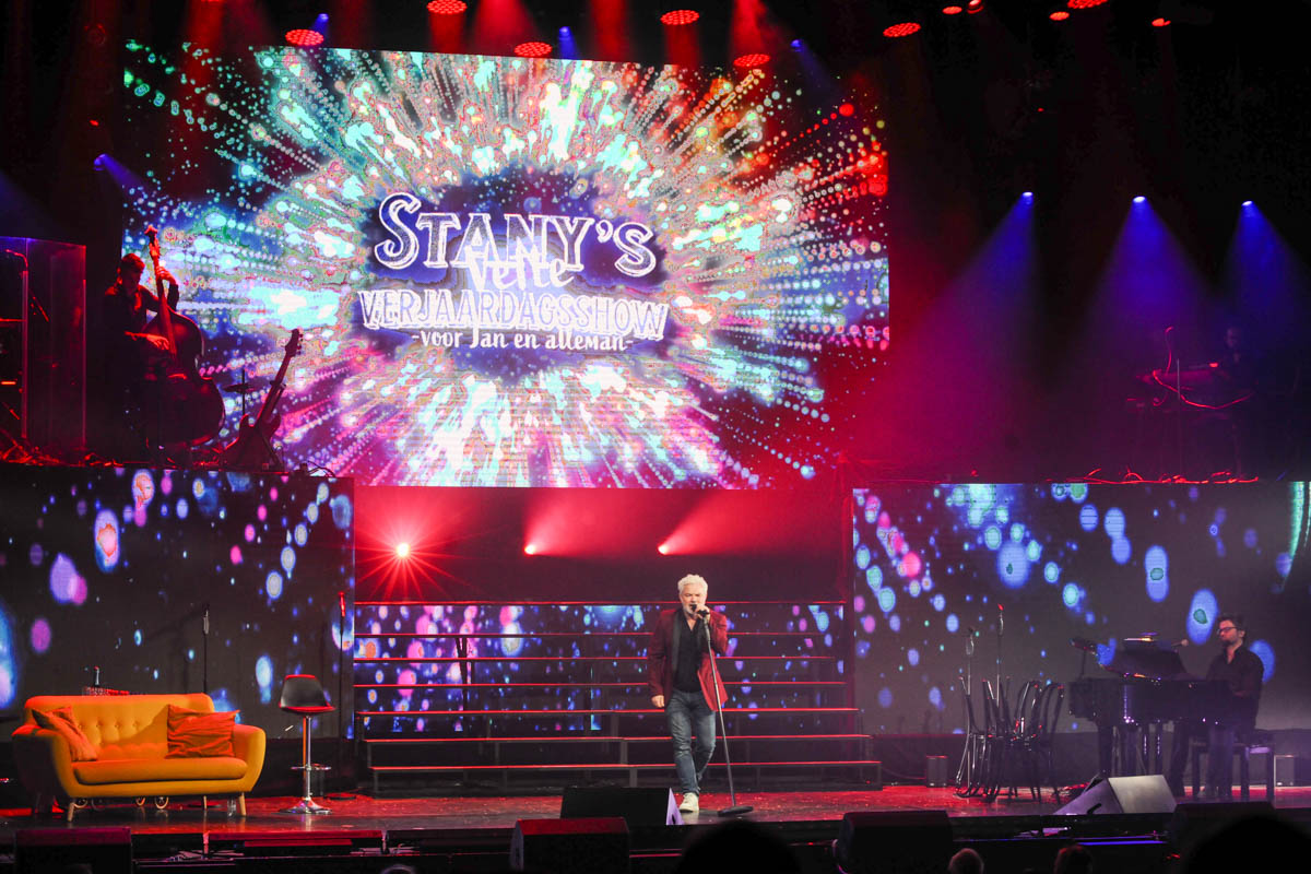 Stany's vette verjaardagsshow @ Theater Elckerlyc, picture 1, photographed by Peter Minnebo - FrontView Magazine