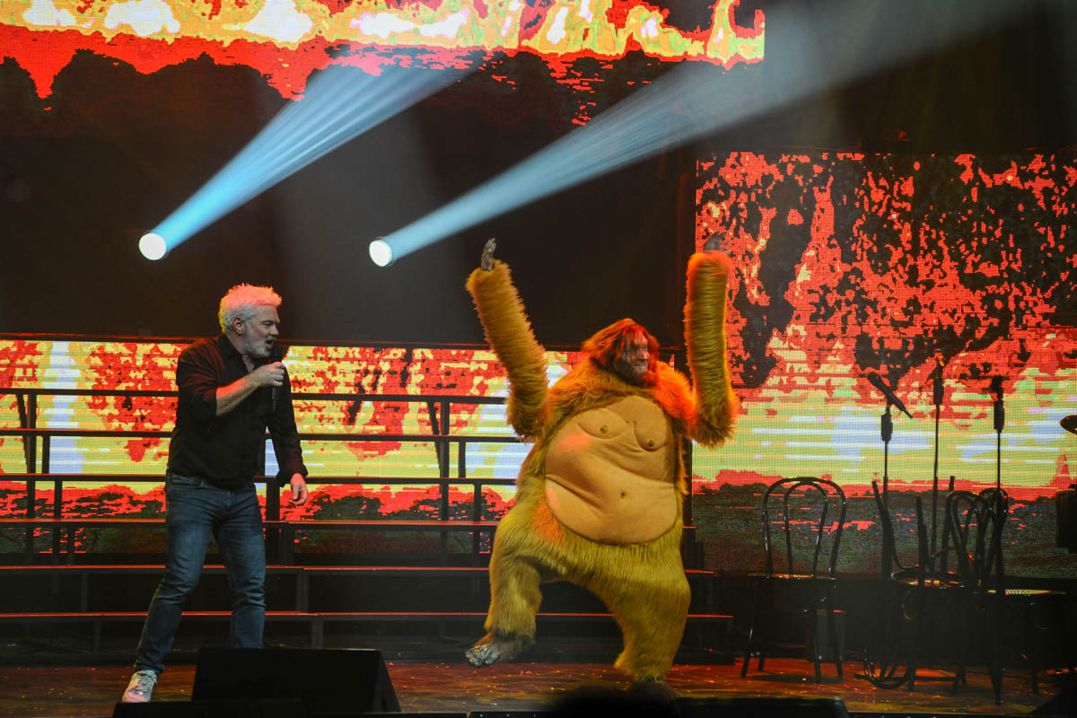 Stany's vette verjaardagsshow @ Theater Elckerlyc, picture 10, photographed by Peter Minnebo - FrontView Magazine