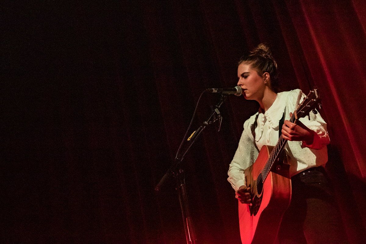 Emmy d'Arc @ Ancienne Belgique, picture 1, photographed by Jürgen Bruynooghe - FrontView Magazine