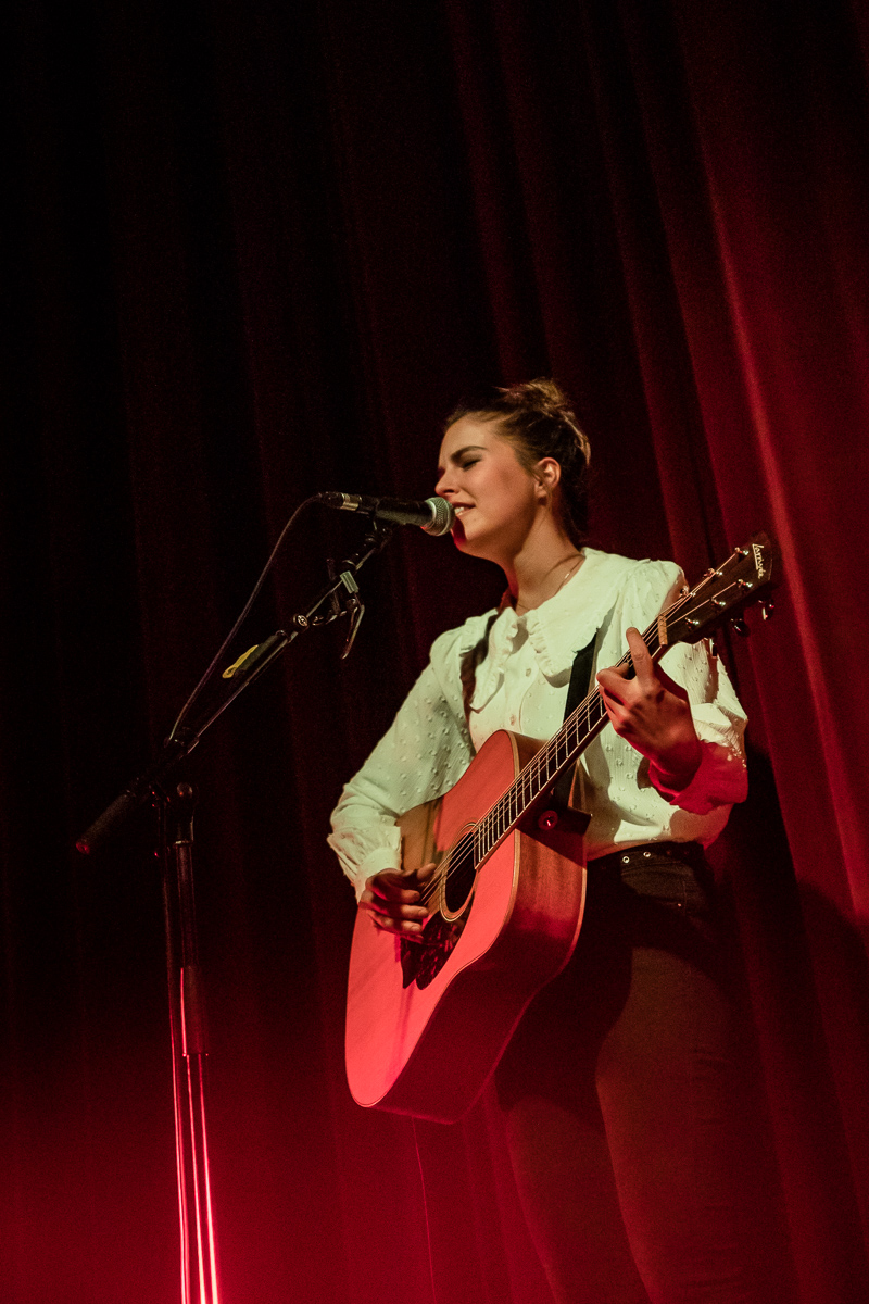 Emmy d'Arc @ Ancienne Belgique, picture 2, photographed by Jürgen Bruynooghe - FrontView Magazine