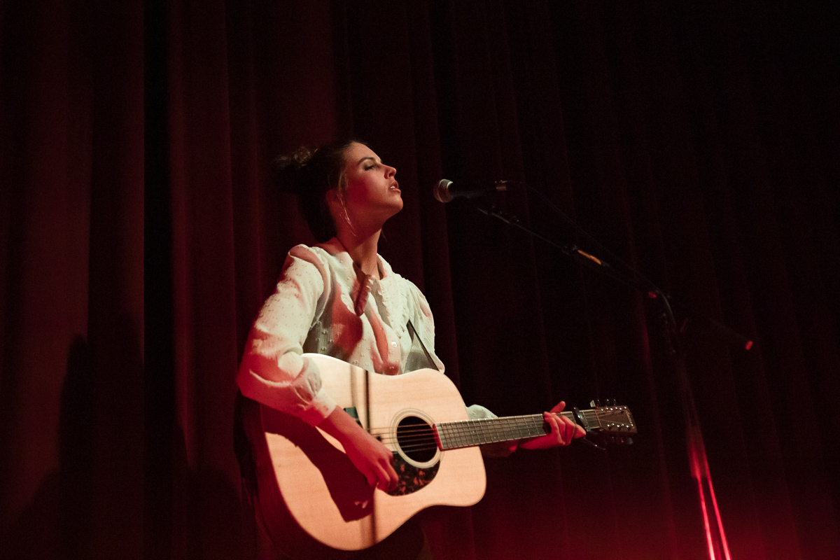Emmy d'Arc @ Ancienne Belgique, picture 14, photographed by Jürgen Bruynooghe - FrontView Magazine