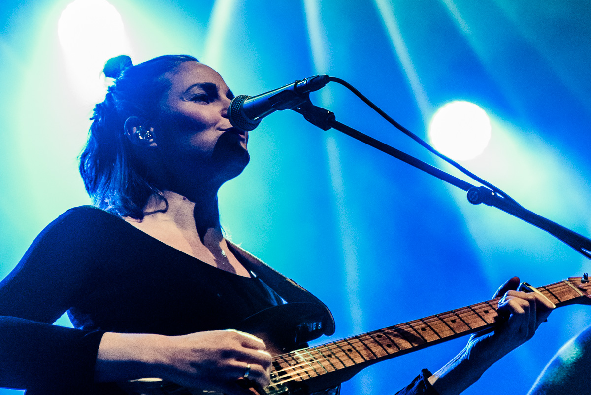 Darling West @ 013, picture 2, photographed by Ann Carpentier - FrontView Magazine