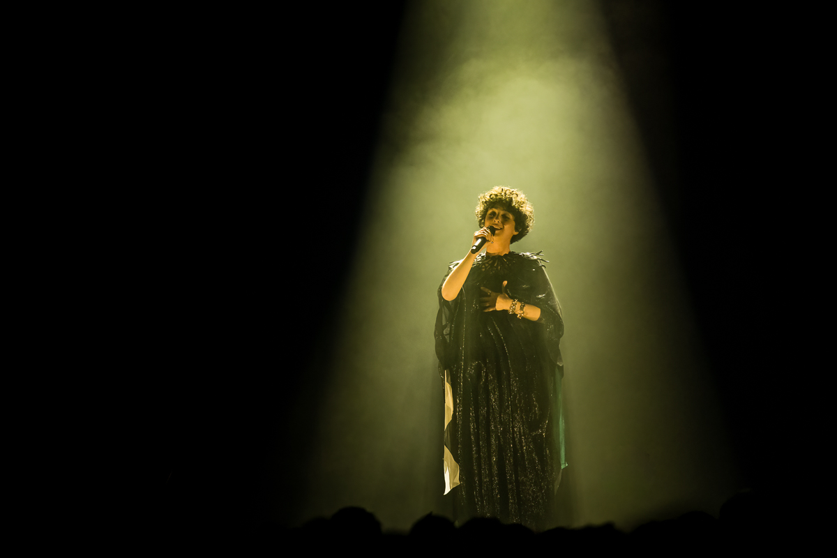 Barbara Pravi @ La Madeleine, picture 7, photographed by Dorien Goetschalckx - FrontView Magazine