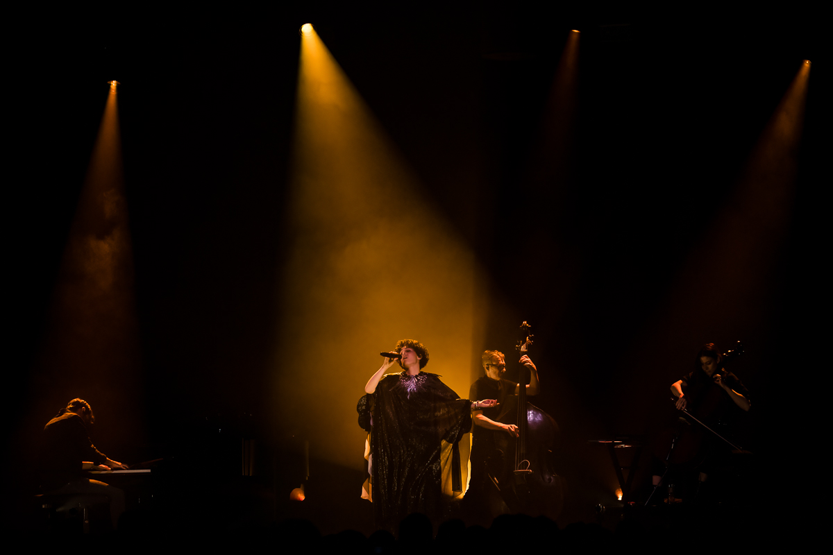 Barbara Pravi @ La Madeleine, picture 9, photographed by Dorien Goetschalckx - FrontView Magazine